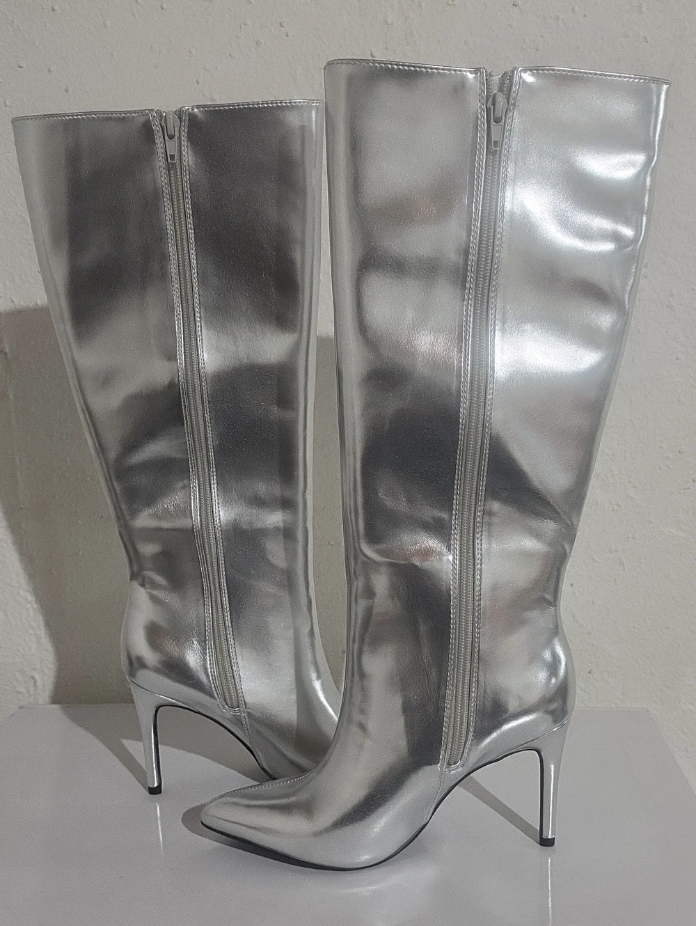 MIA MARYSOL Women's Silver Knee-High Pointed Toe Boots